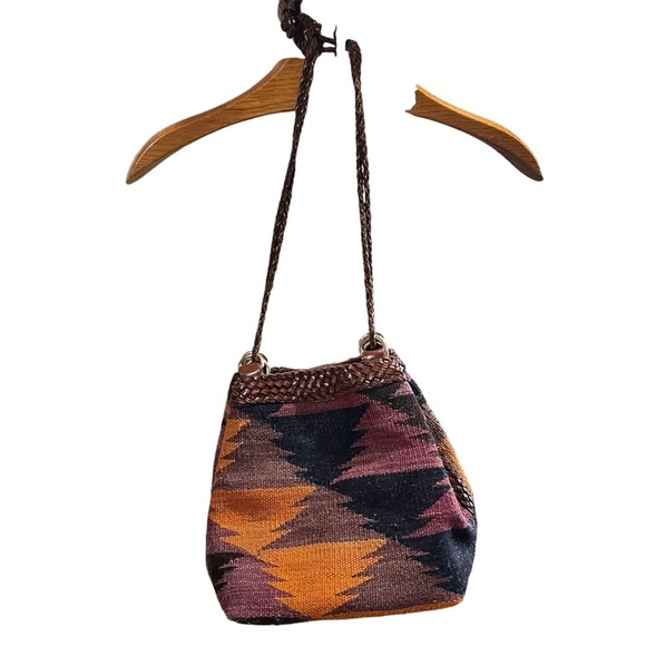 LJ SIMONE ~ Aztec Print Handbag with Leather Straps Drawstring Closure - Picture 2 of 8